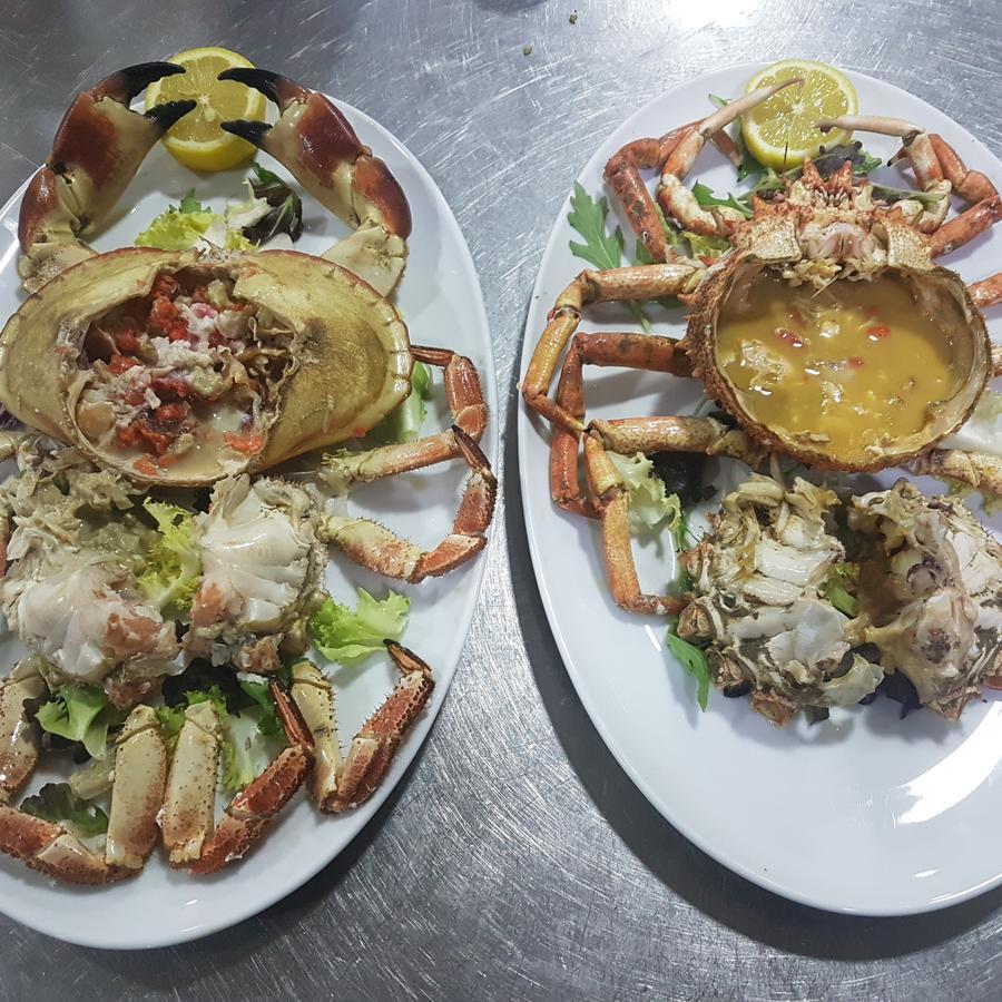 Hostal Restaurante Classic Columbrianos Ngoại thất bức ảnh