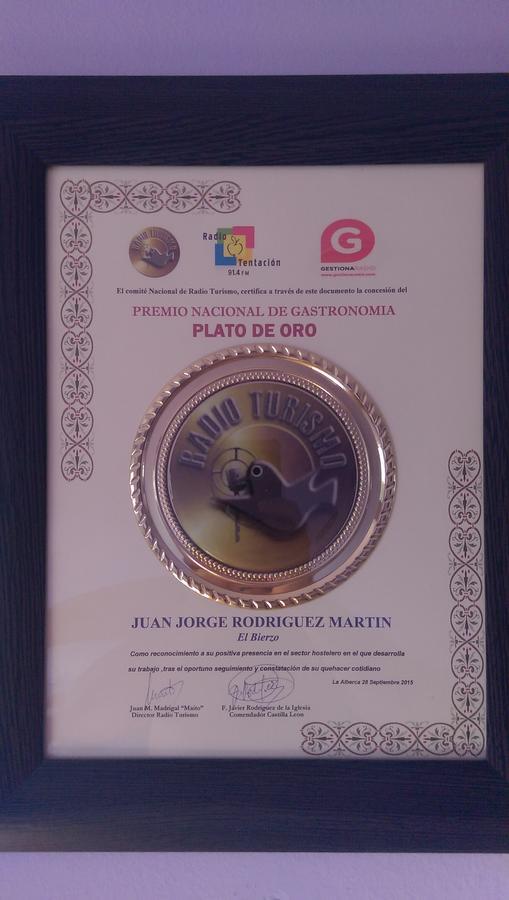 Hostal Restaurante Classic Columbrianos Ngoại thất bức ảnh