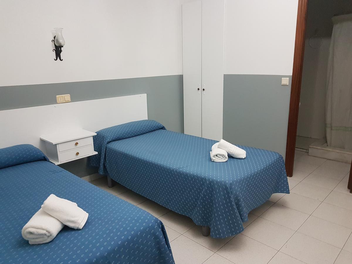 Hostal Restaurante Classic Columbrianos Ngoại thất bức ảnh