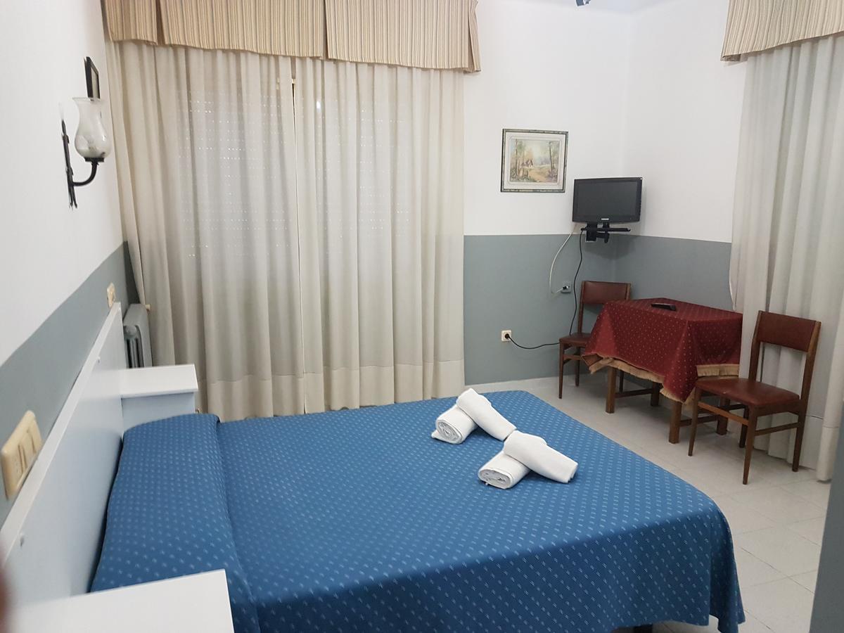 Hostal Restaurante Classic Columbrianos Ngoại thất bức ảnh